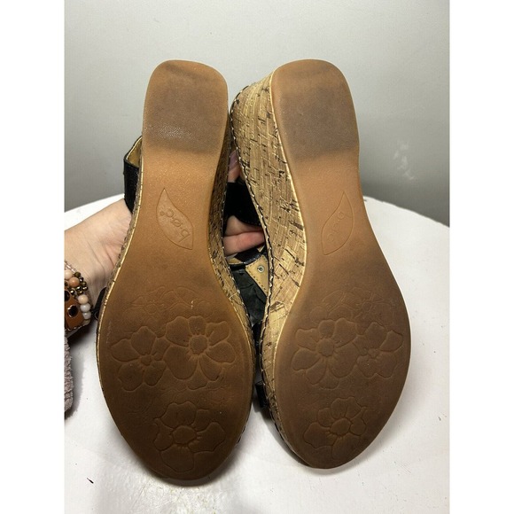 BOC Born Womens Size 9M Black Leather Flower Strappy Wedge Sandals Shoes - Picture 6 of 8